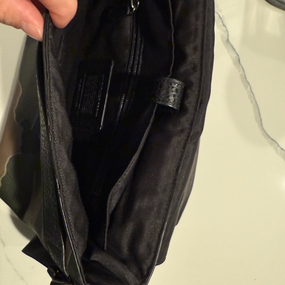 Coach Green and Black Messenger Bag with Textured Design - Picture 6 of 6
